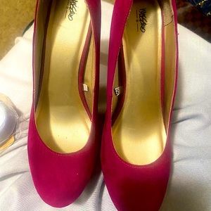 Fuchsia/Hot pink Velvet heels